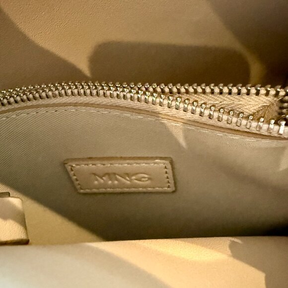 Mango Cream Color Bag - Picture 3 of 8